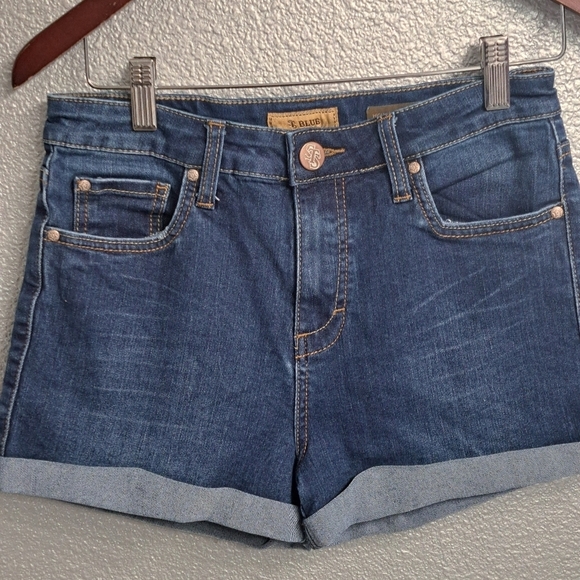 STS Blue Cuffed Denim Shorts Size 9 - Picture 1 of 6